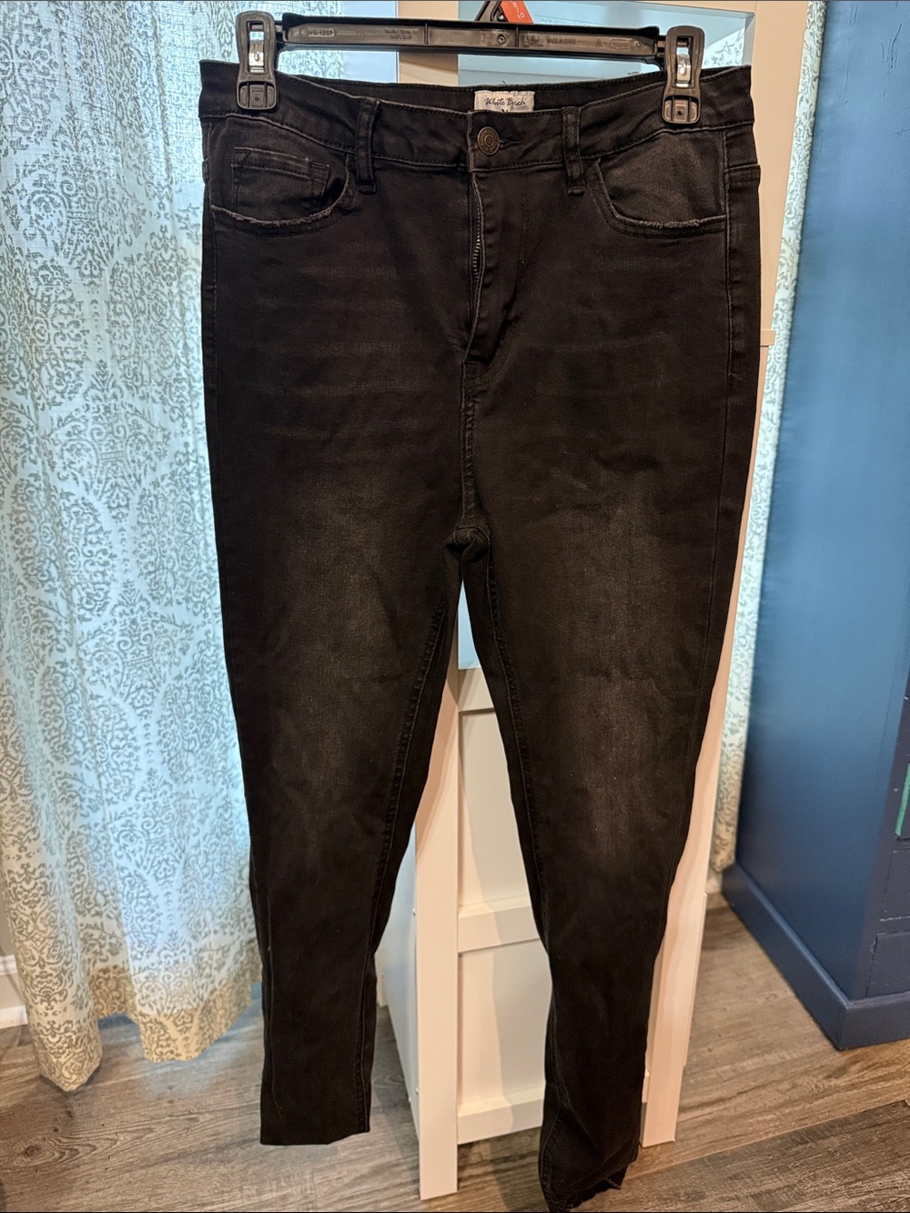 White Birch black skinny jeans size M